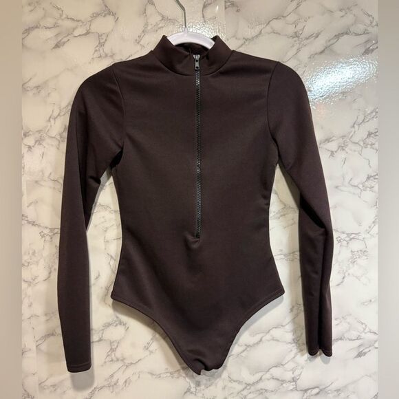 NEW PrettyLittleThing Women's Scuba Brown
Bodysuit Size 4 - Picture 2 of 10